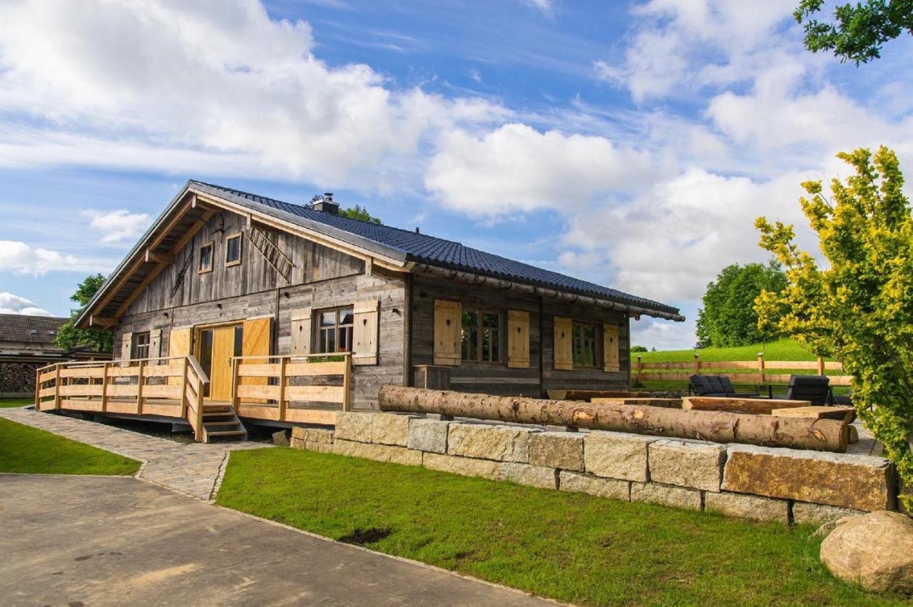 Chalet Am Oelberg Mit Badefass Und Altholzsauna Waldmünchen Exteriör bild